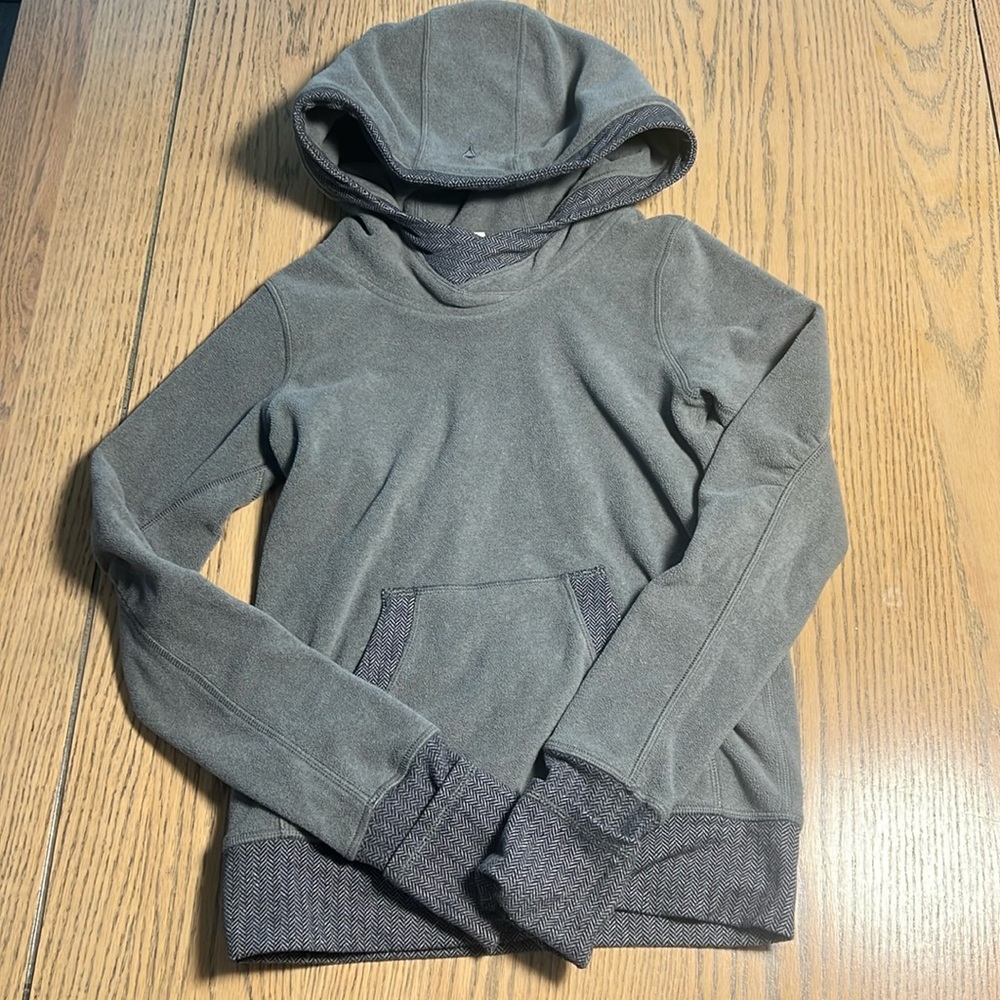 Ivivva Long Sleeve fleece